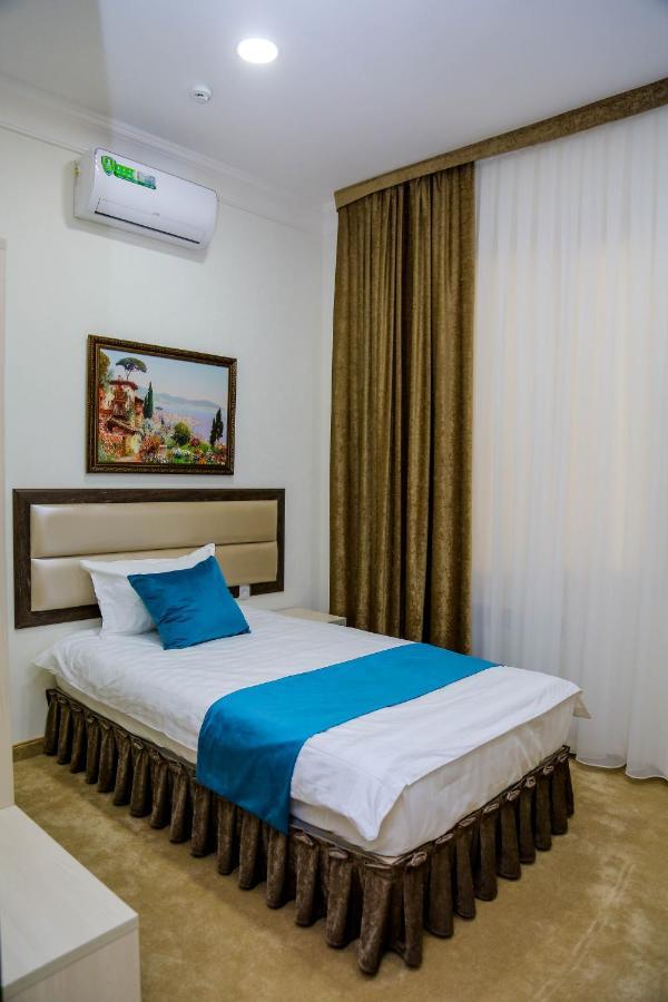 Hotel Globus Tashkent Bagian luar foto