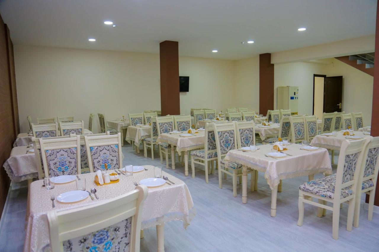 Hotel Globus Tashkent Bagian luar foto