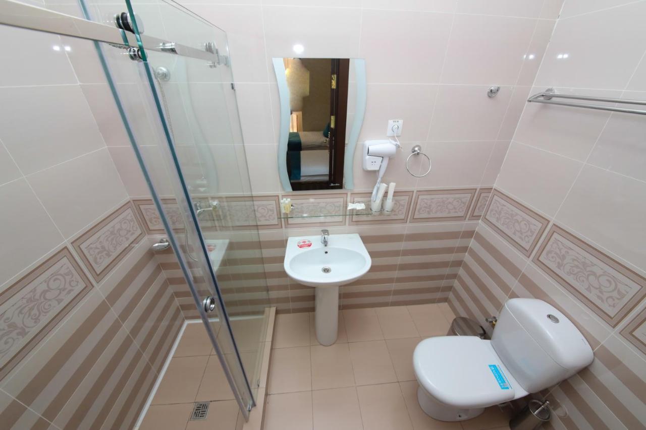 Hotel Globus Tashkent Bagian luar foto