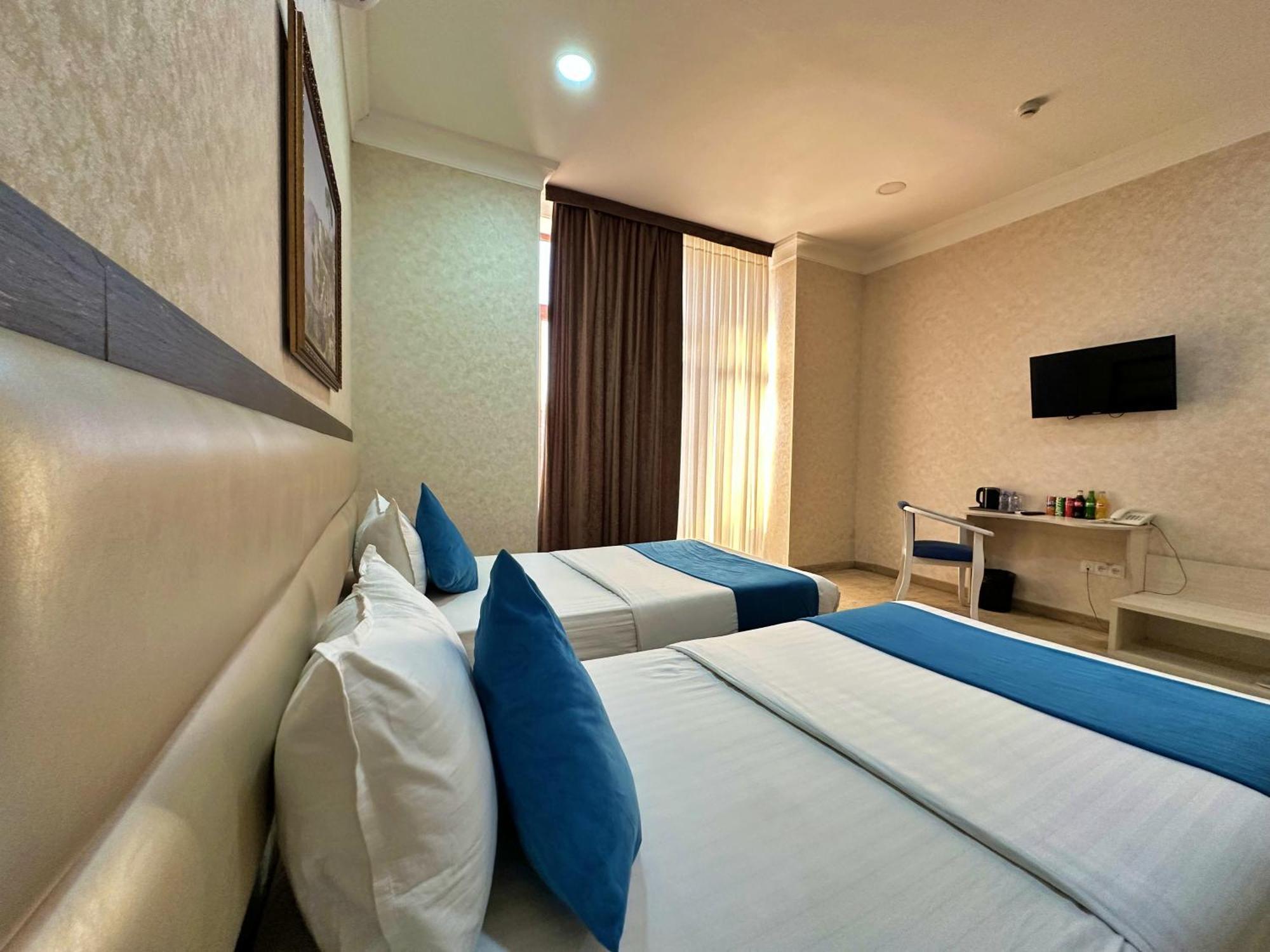 Hotel Globus Tashkent Bagian luar foto