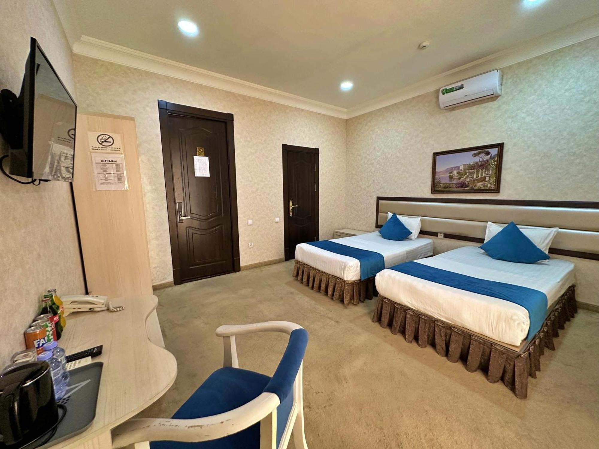 Hotel Globus Tashkent Bagian luar foto